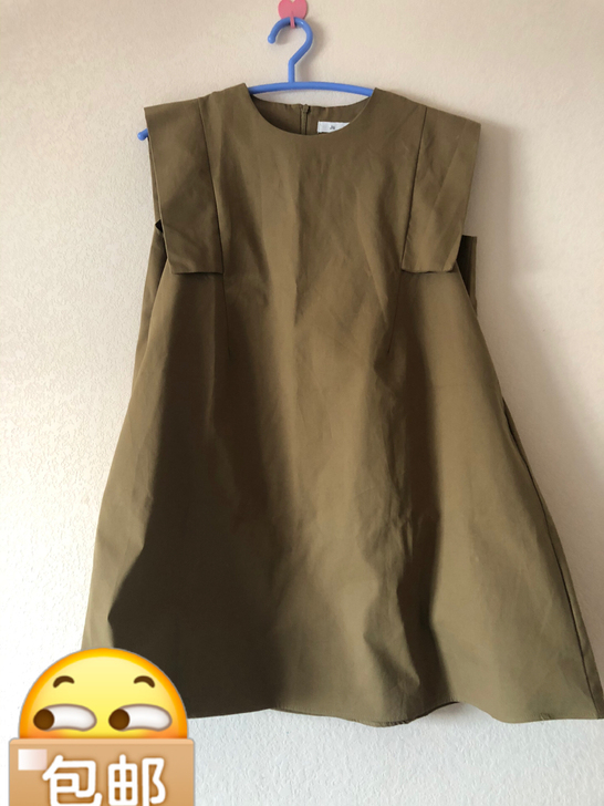 娃娃裙咖，简约素色。很显瘦 刚入手 喜欢的...