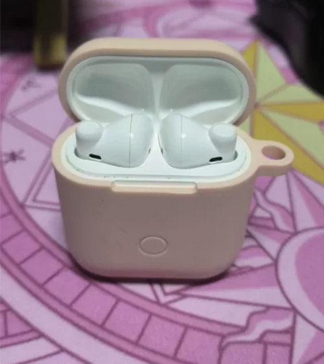 QCY T8s,成色如图,功能正常,换新耳...