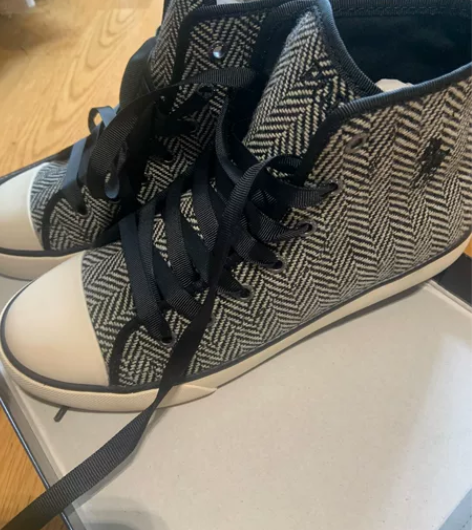 polo帆布鞋，欧码37，几乎全新，老姐送...