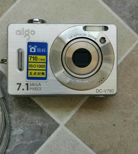 爱国者v780  学生党佳品。 710w像...