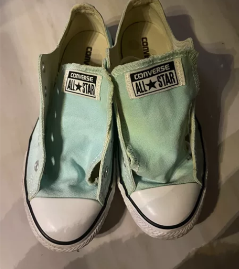 匡威正品低帮帆布鞋，以前的老款了，好久没穿...