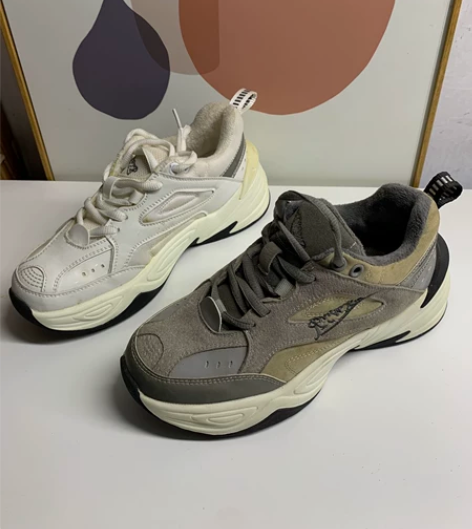 出个运费送走 36码  样鞋很脏没穿过发黄...