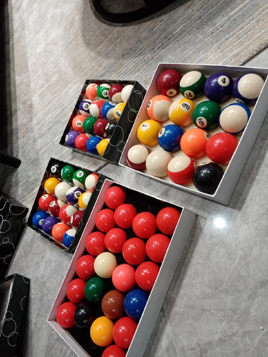 闲置全新台球