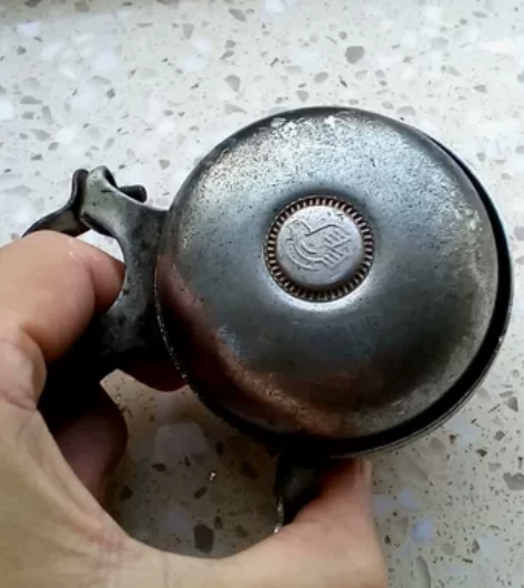 上世纪七八十年代的老飞鸽自行车铃铛，从自行...