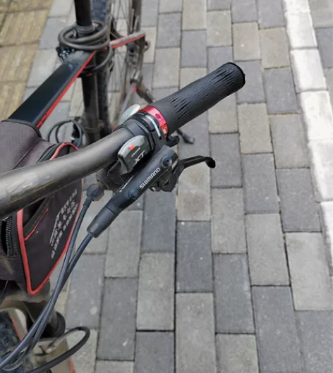 因公司迁往江西，出售XDS竞技级山地车一台...