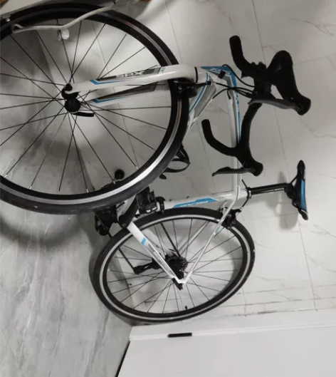 喜德盛公路车,车身还好,有个黑道不知道怎么...