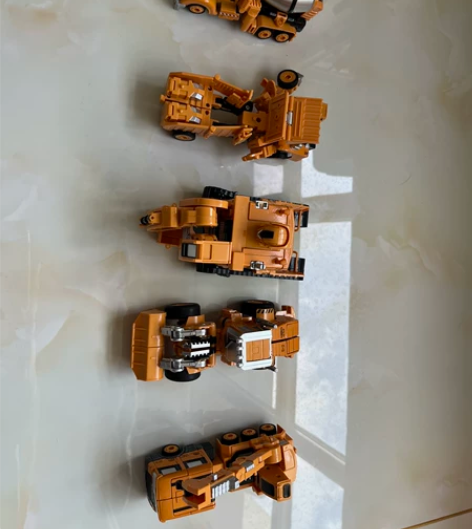 变形金刚玩具汽车 感兴趣的话点“我想要”和...