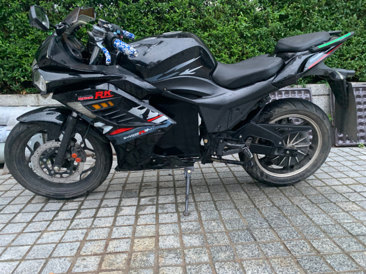 电动赛车19年车，72V12块电瓶，可自己...