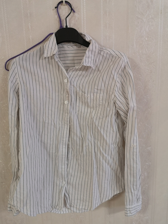 条纹衬衫 两个一起转 30元两件 家里衣服...
