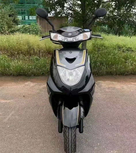 二手摩托车踏板车雅马哈迅鹰125cc，国四...
