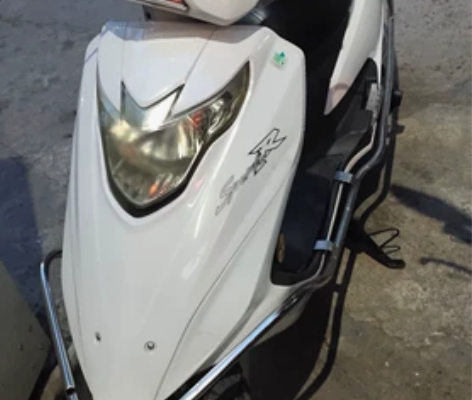 踏板车，成色非常好，机器安静，机器三包，车...