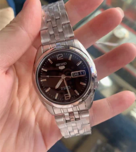 爸爸是工龄40的老师傅 自己家里开的店,疫...
