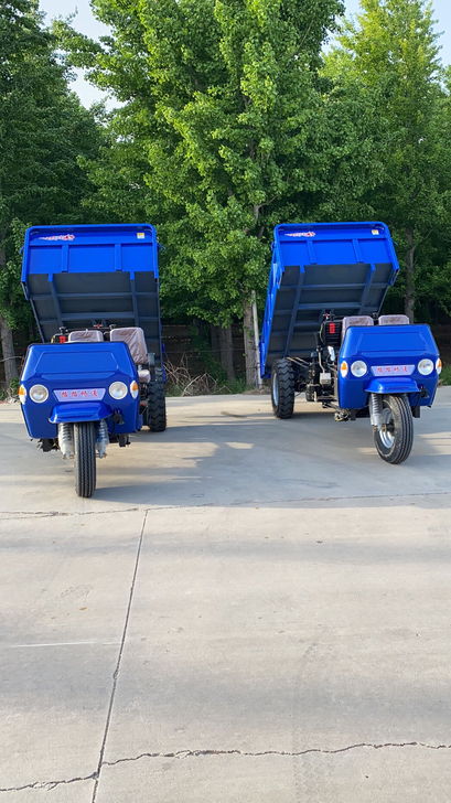 蓝色小前脸直角三开门车厢柴油三轮自卸车农用...