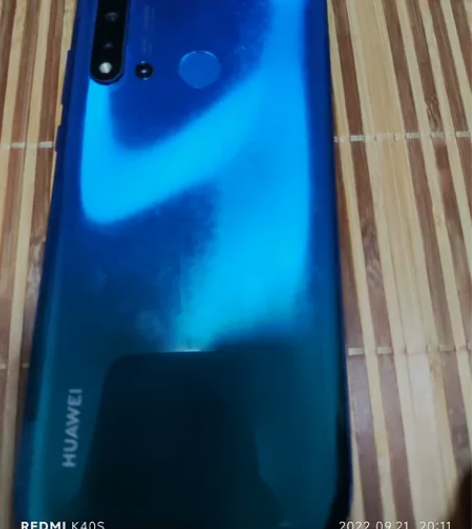 华为nova5i 8+128 只出同城，面...