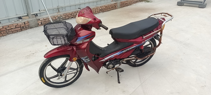 金铃48CC助力车，用到的可以拍，前后新轮...