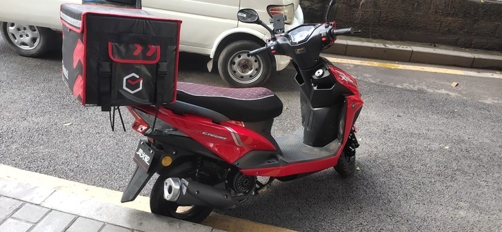 收两台跑外卖的电动车,换电的那种,价格70...