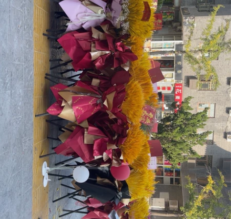 开业花篮 便宜出售嘻嘻嘻嘻嘻嘻 感兴趣的话...