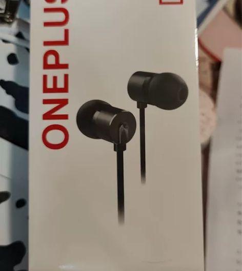 买OPPO一加10Pro送的赠品耳机，家里...
