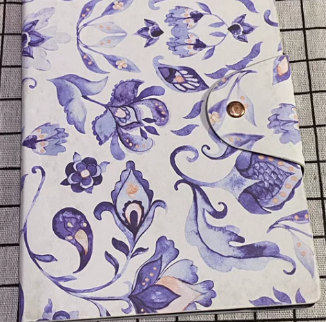外贸出口ins风花花款A5皮面按扣笔记本日...