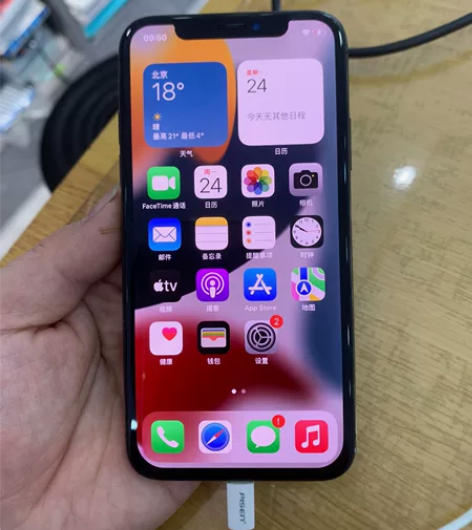 苹果新x 64g 国行 黑色 换过电池和...