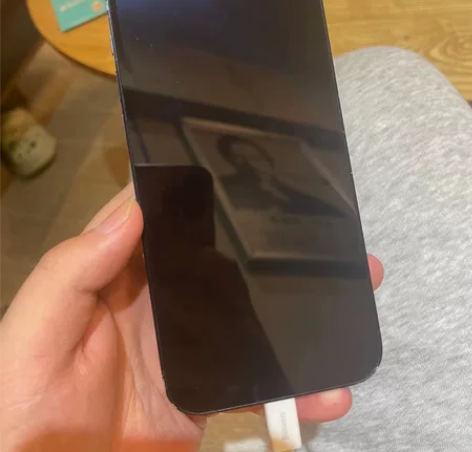 苹果12国行128G 成色不好，屏幕贴膜使...