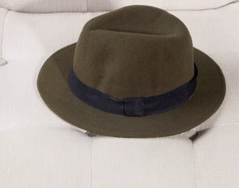 GU军绿色小帽沿礼帽 均码 感兴趣的话点“...