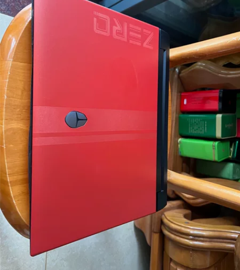 布吉出一台笔记本，雷神Zero ，原装盒子...