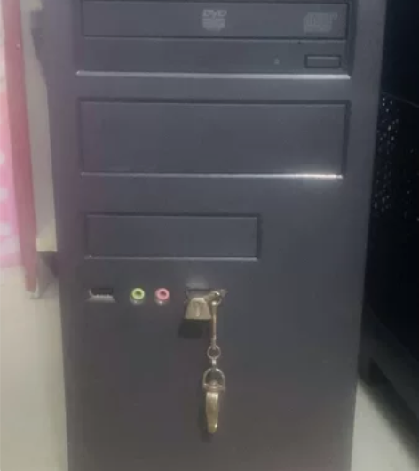 闲置的台式电脑. 华硕主板，E8400双核...