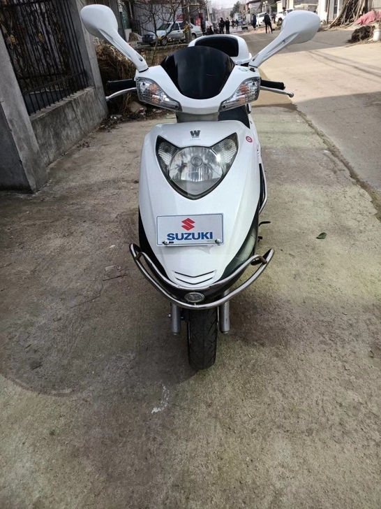 二手摩托车,踏板车,女装车新到豪爵天鹰12...