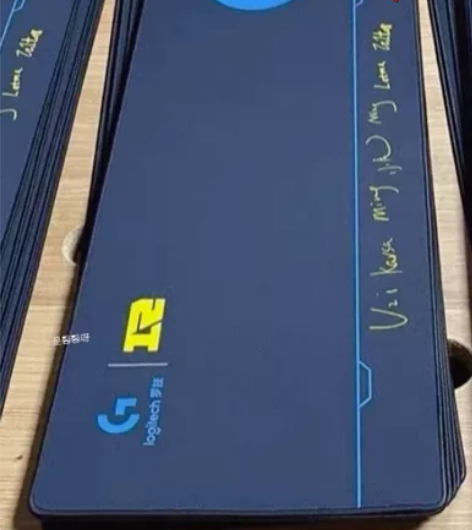 罗技鼠标垫大号RNG签名鼠标垫加厚加大锁边...