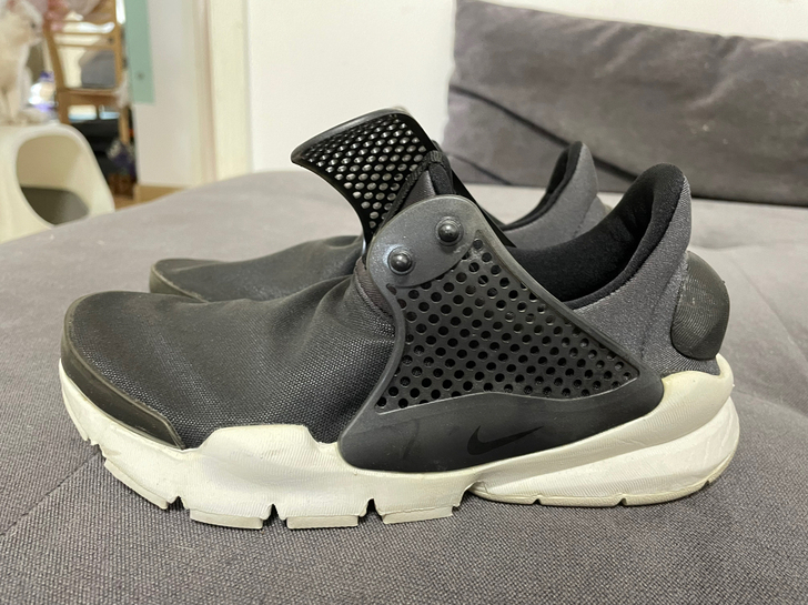 Nike皮肤鞋，光面，赤脚