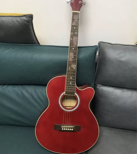 安徽宿州 闲置吉他 轻微瑕疵不包邮 感兴趣...