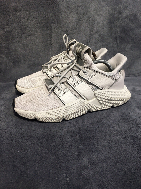 Adidas 休闲运动鞋男鞋正品42.5码...