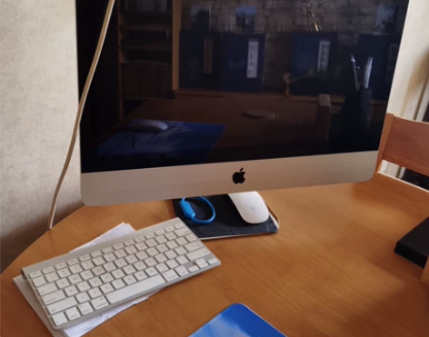 苹果一体机 21吋 (限自取)??几乎全新...