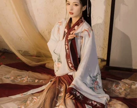 青藜册【芳菲吟】晋制三件套 感兴趣的话点“...