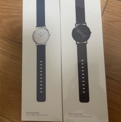 朋友店铺剩余,帮忙低价转卖!米家石英手表,...