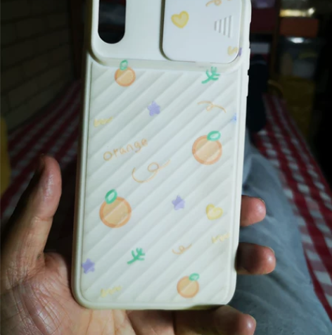 朋友送的手机壳，以前我有手机，就忘记是什么...