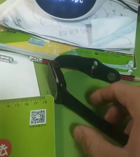 手表  连接手机  一切正常   夏天时候...