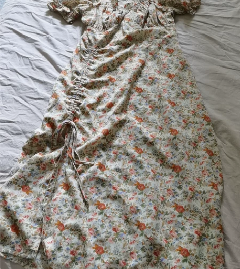 实体店购买，非牌子，均码，泡泡袖，开叉法式...