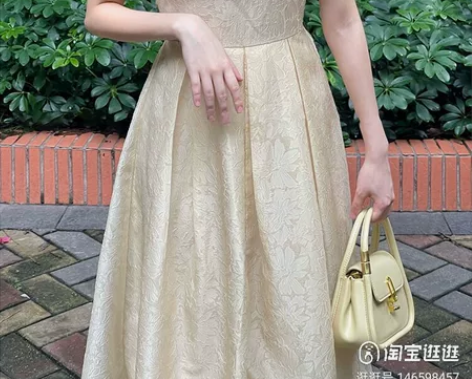 夏季高端气质长款方领黄色收腰显白雪纺连衣裙...