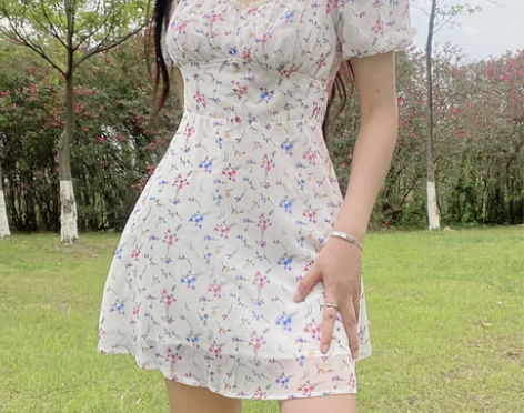 SWEETOWN欧美复古风性感露背镂空碎花...