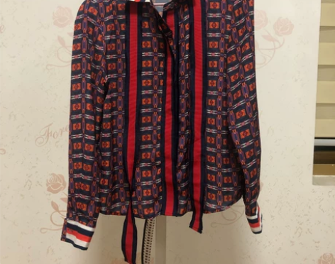 衬衫 前面可打蝴蝶结的 感兴趣的话点“我想...