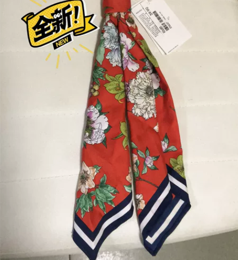 HM配饰 朋友送的，HM的配饰，可以挂在包...