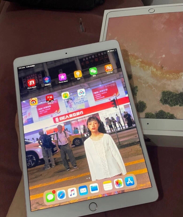 iPad 2019款自用，128G，送电容...