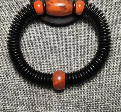 天然原矿川料南红+黑椰片“红与黑”手串25...