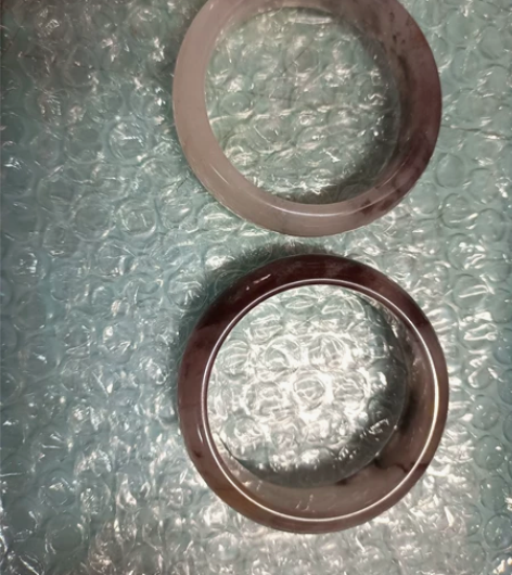 紫罗兰手串一条白飘墨色，另一条是紫底墨色，...