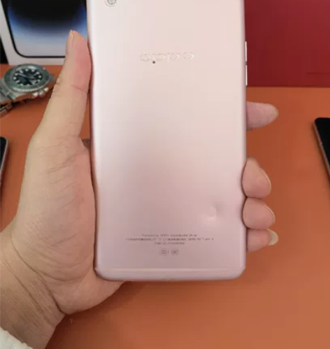 OPPO R9plus4+64 屏幕轻微老化