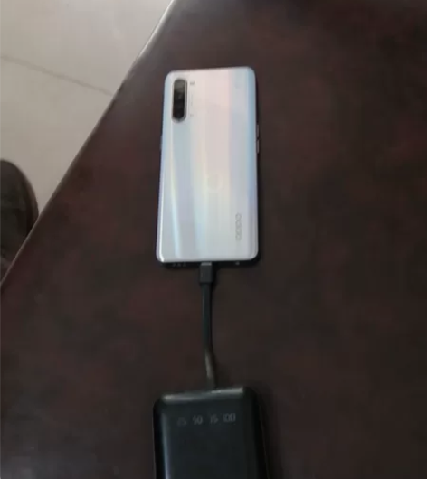 oppo手机!充电,就是不开机,会修的带走...