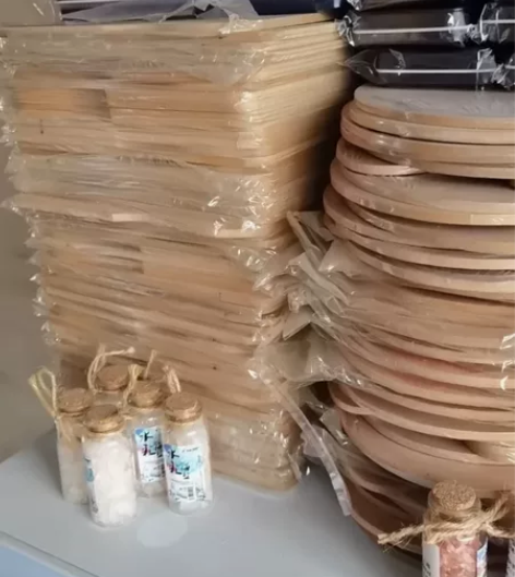 木制调色盘3块钱一个，大号40*30cm是...