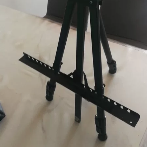 全新画架，折叠方便，数量不多，低价出售，不...